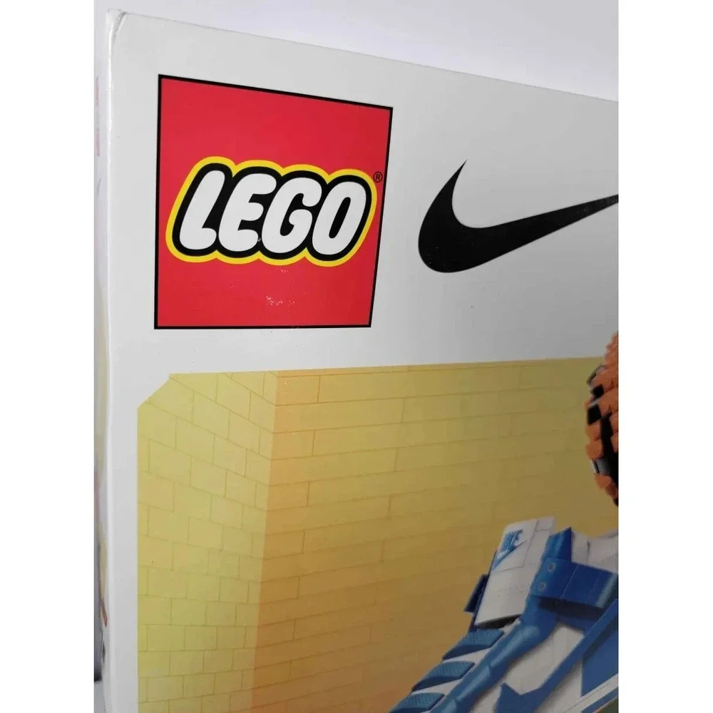 Lego Nike Dunk Set 43008 Limited Edition Buildable Sneaker Complete Set SEALED